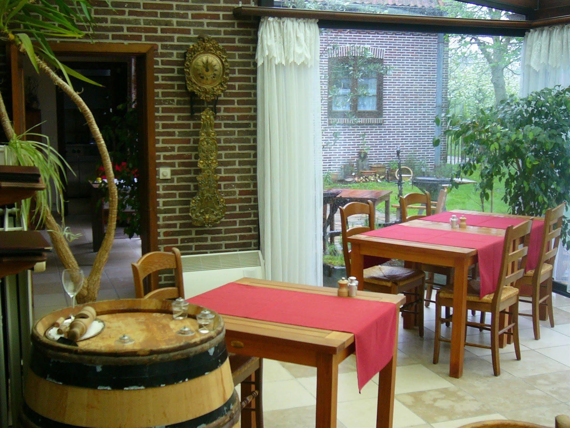 Hotel Troopeird Kortrijk Bagian luar foto